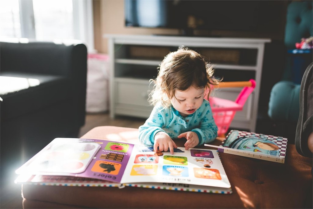 Hitos del desarrollo que debe ir alcanzando un niño que nos indican que todo va con normalidad 